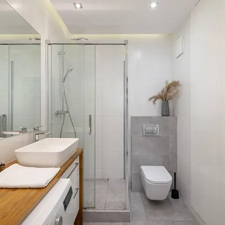 Ecru 1-bedroom With Parking And Balcony Apartment Warsaw