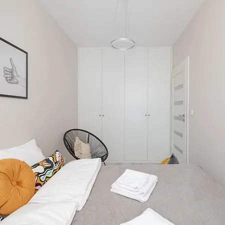 Apartment Ecru 1-bedroom With Parking And Balcony