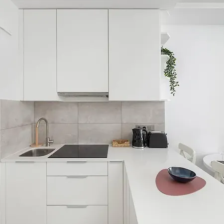 Ecru 1-bedroom With Parking And Balcony Warszawa