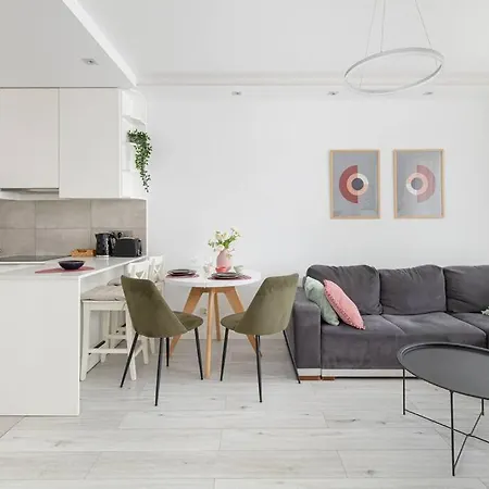 Ecru 1-bedroom With Parking And Balcony